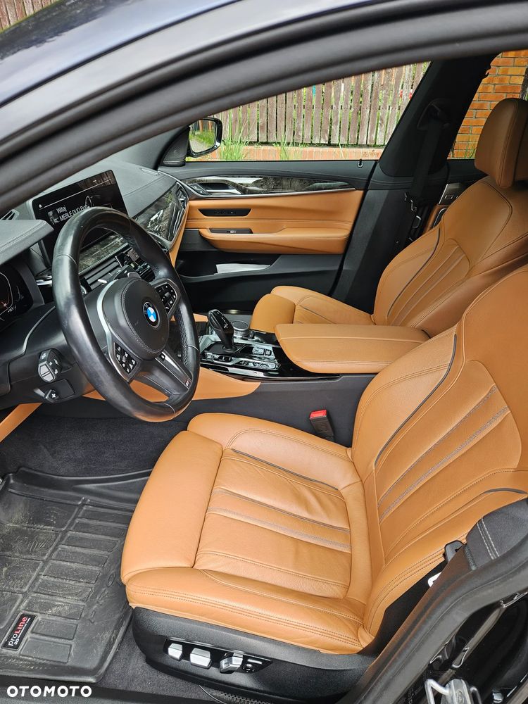 BMW 6GT - 13