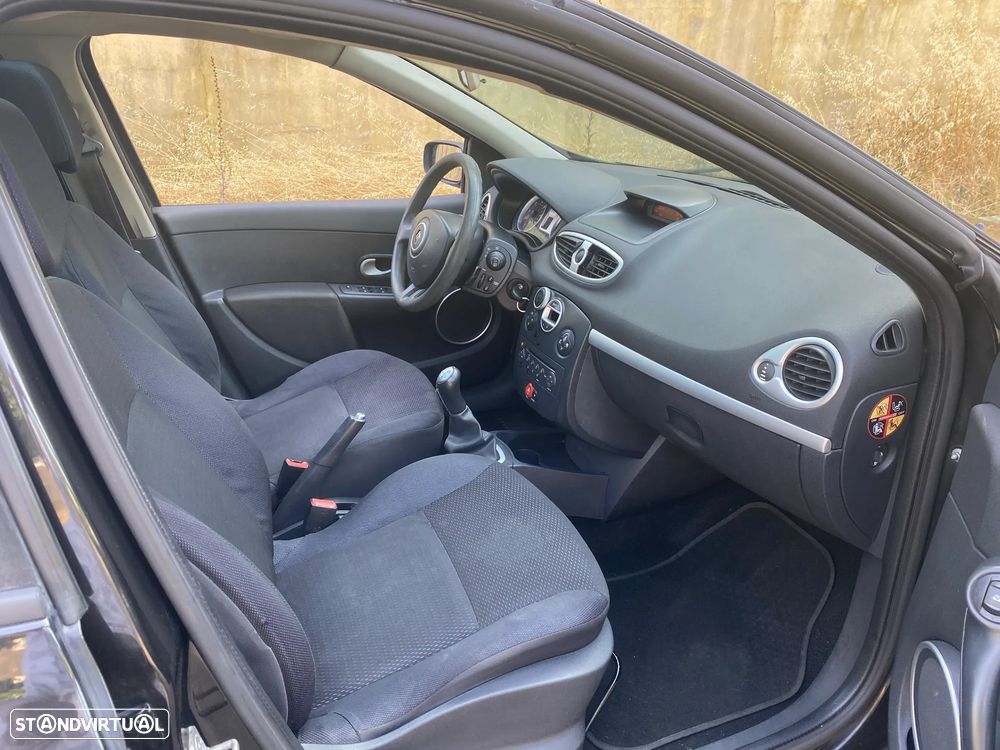 Renault Clio Sport Tourer - 13