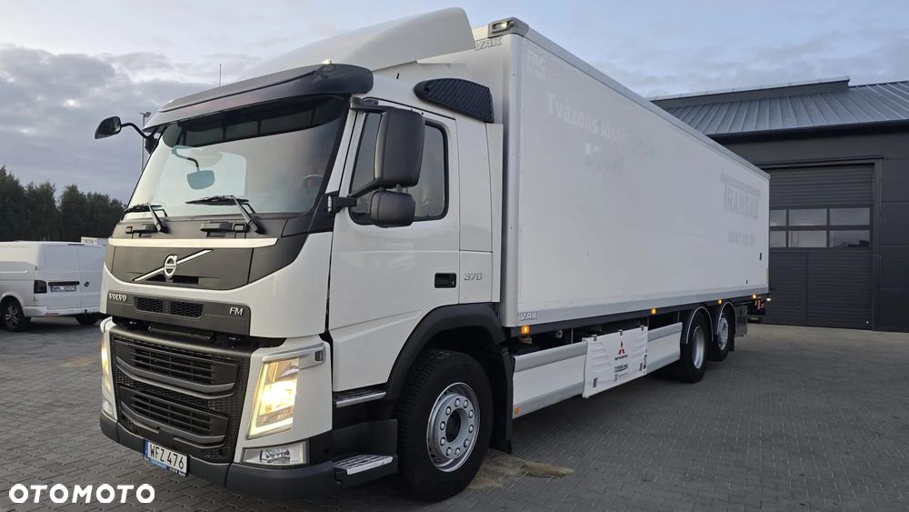Volvo FM 370 Euro 6 6x2 długa 9.3m 22 palety! super stan! niski przebieg! świeży import! - 14