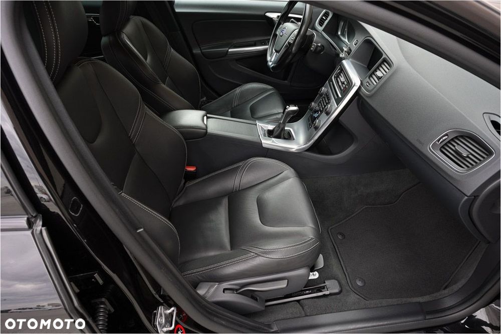 Volvo V60 D3 Drive-E Kinetic - 6