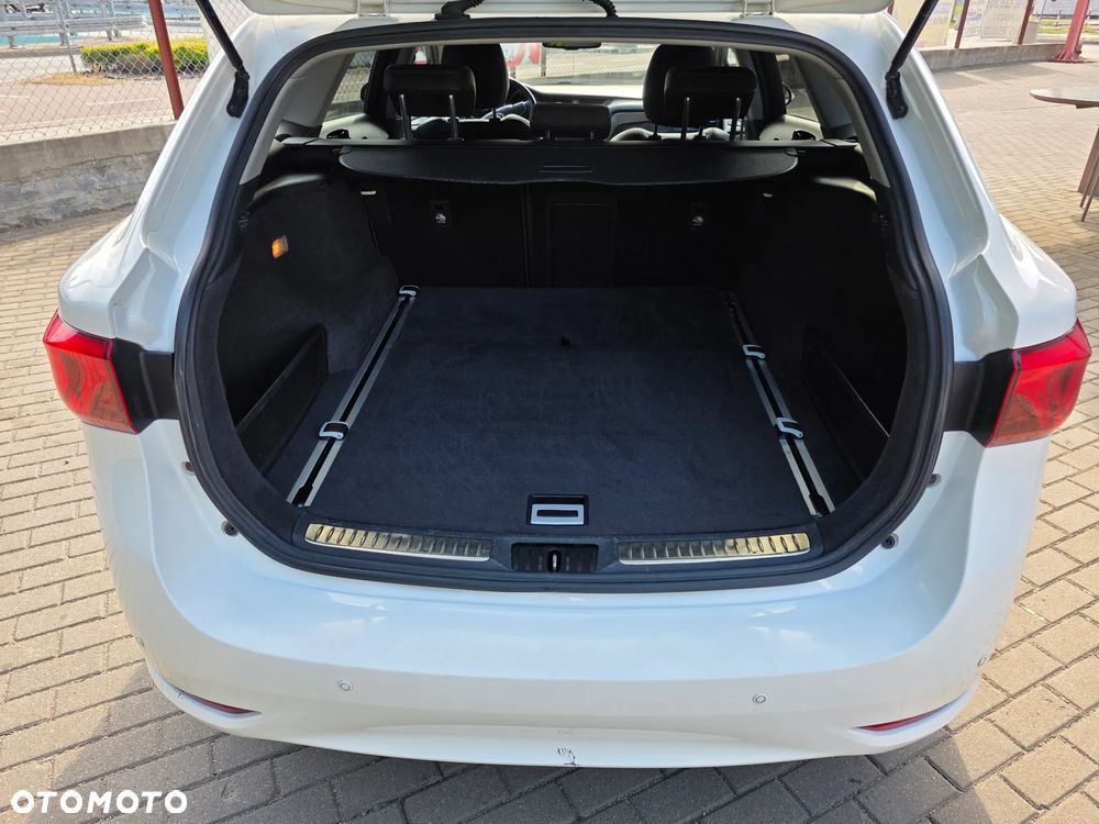 Toyota Avensis 2.0 Prestige MS - 10
