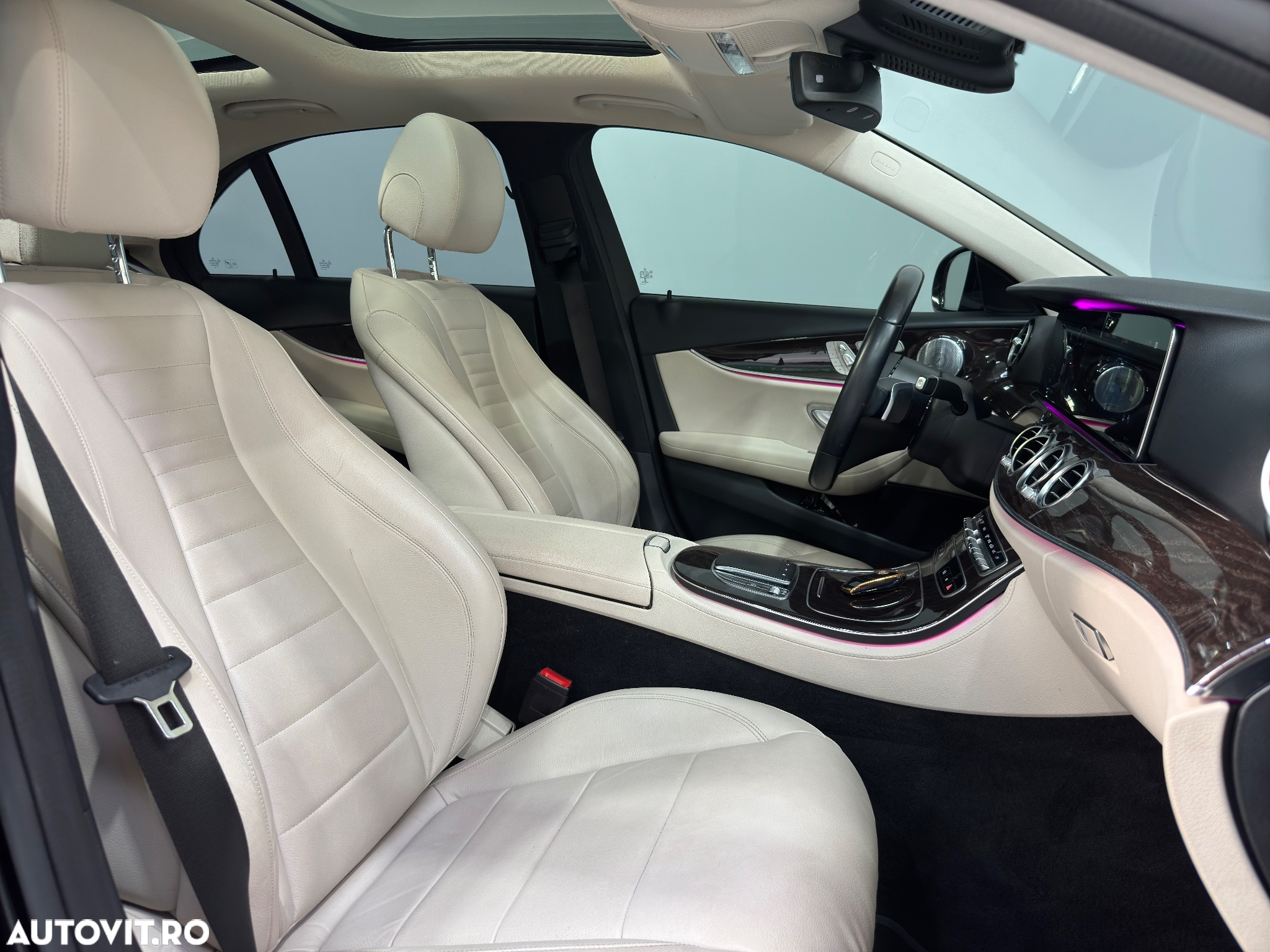 Mercedes-Benz E 220 d 4MATIC Aut. - 25