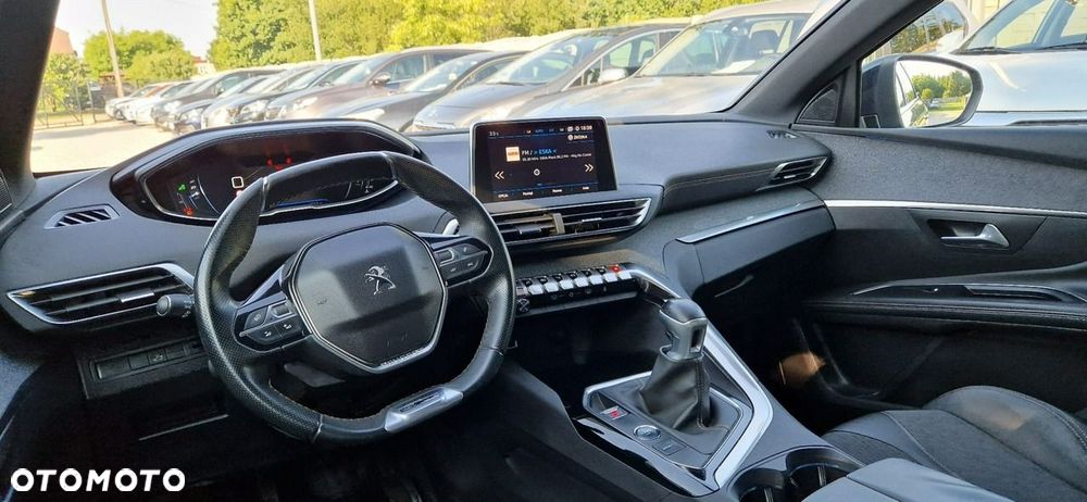 Peugeot 5008 - 24