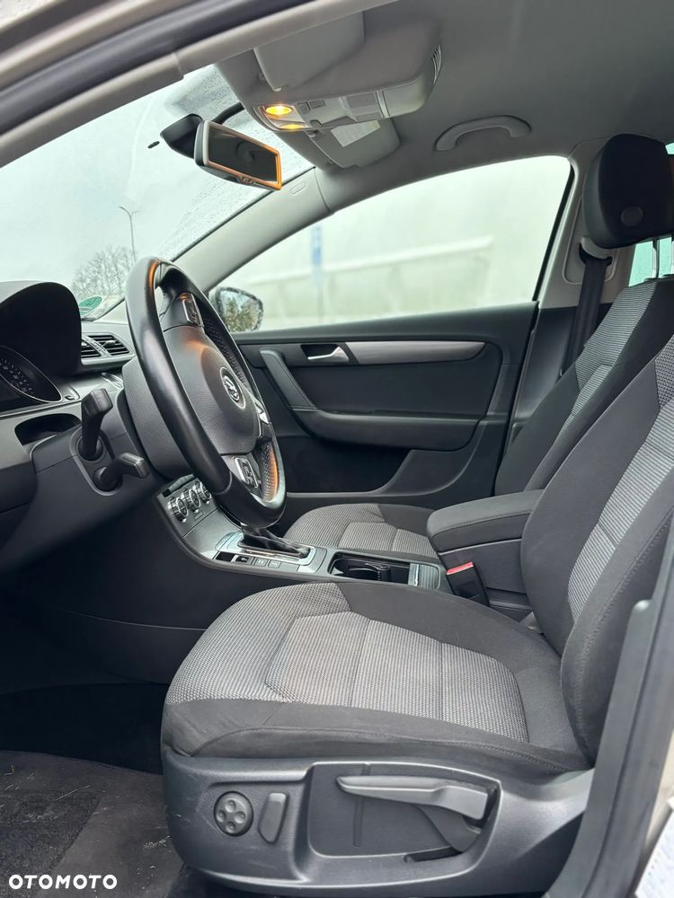 Volkswagen Passat - 22