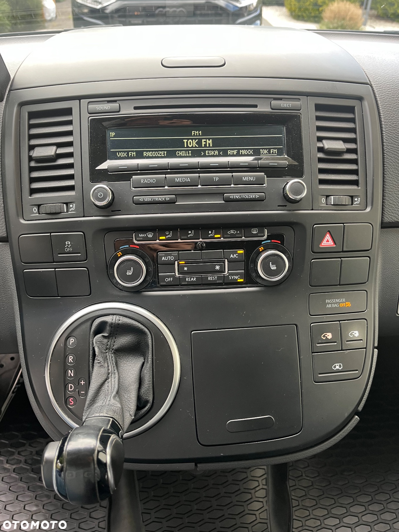 Volkswagen Multivan - 11