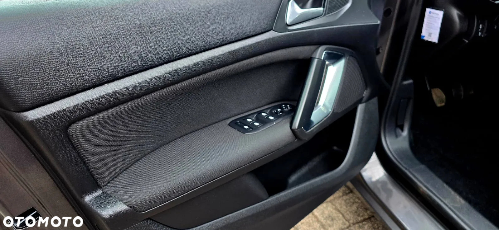 Peugeot 308 1.2 PureTech Allure S&S - 17