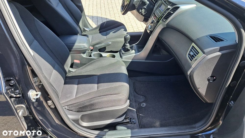 Hyundai i30 1.6 Comfort - 18