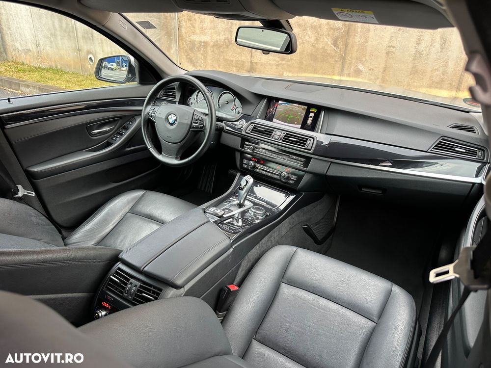 BMW Seria 5 520d Touring Aut. Luxury Line - 7