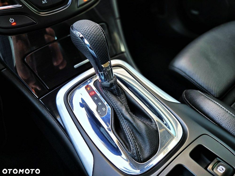Opel Insignia - 18