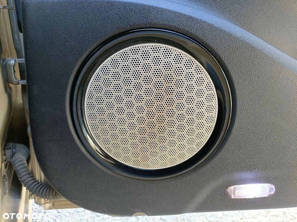 RENAULT GRAND SCENIC III 13-16 LIFT 2014 r. 4 sztuki głośniki + wzmacniacz BOSE  * - 4