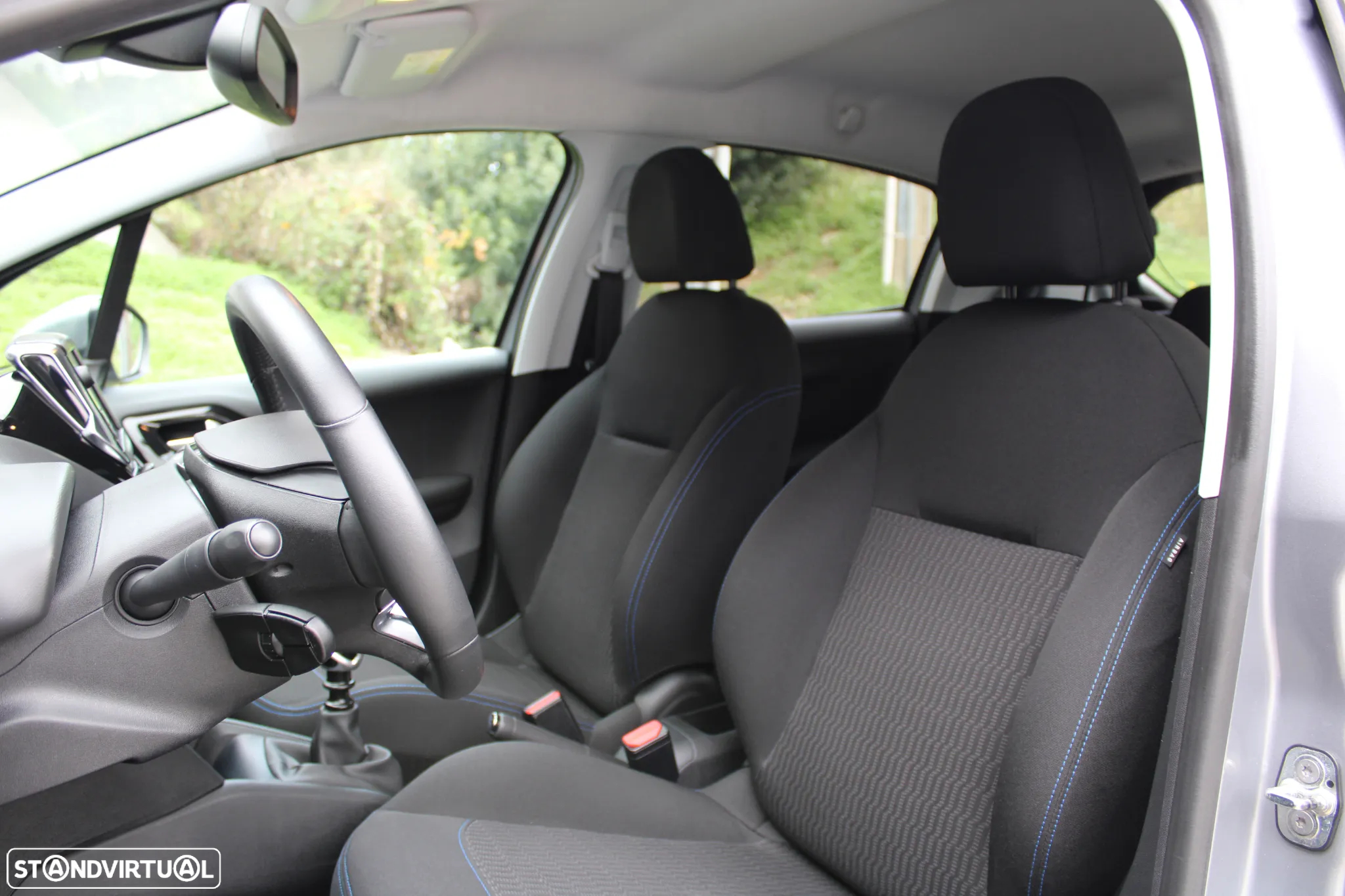 Peugeot 208 1.5 BlueHDi Signature - 11
