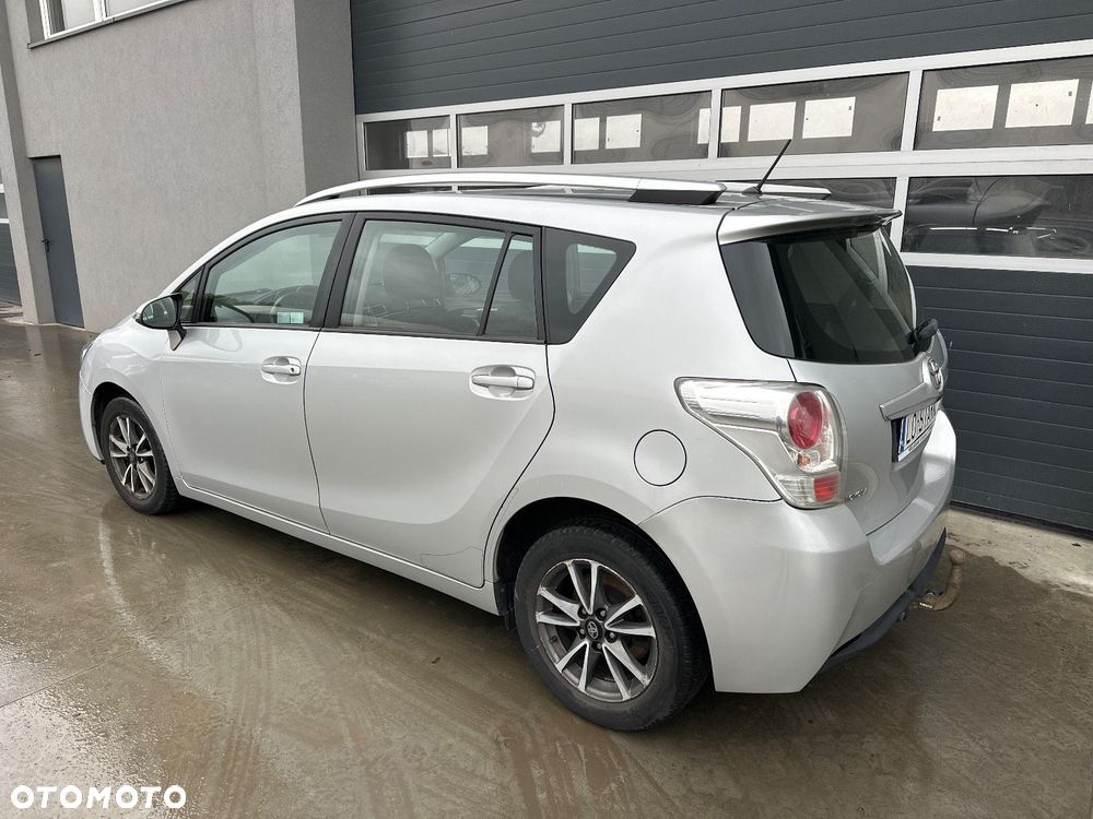 Toyota Verso 2.0 D-4D Premium - 3
