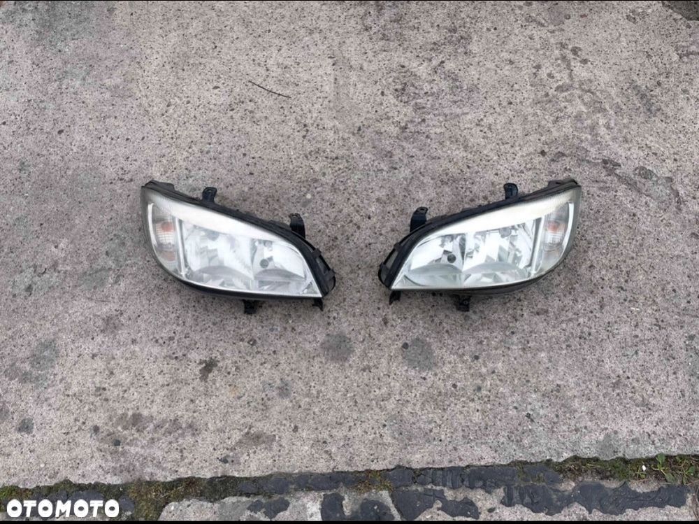 Lampa reflektor przód Opel zafira a - 1
