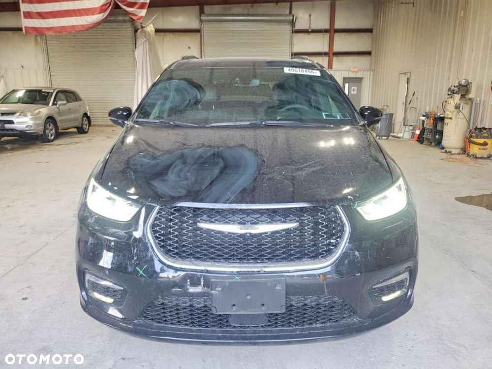 Chrysler Pacifica - 2