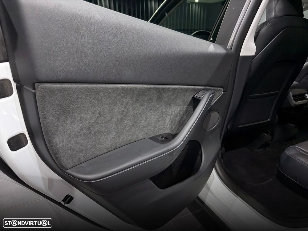 Tesla Model Y Standard - 27