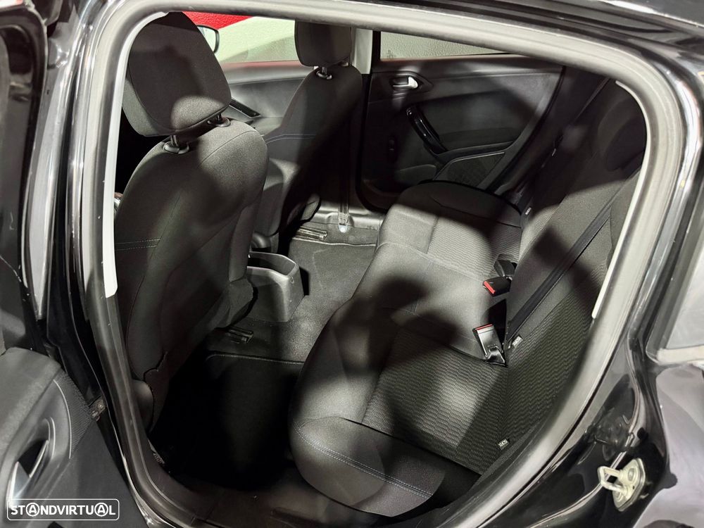 Peugeot 208 1.2 PureTech Style - 17