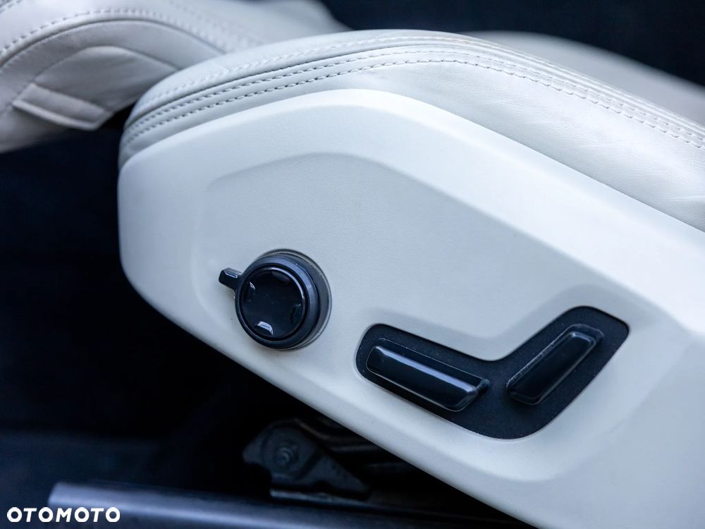 Volvo XC 60 D5 AWD Inscription - 31