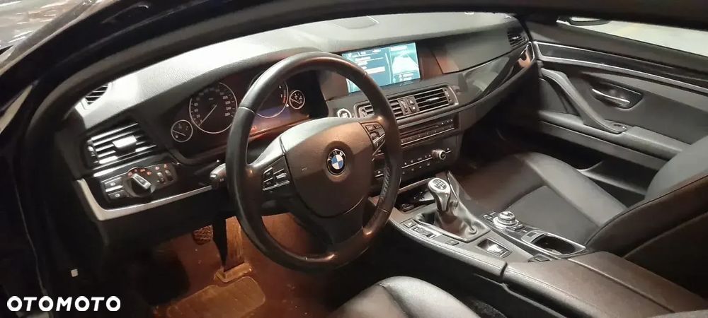 BMW Seria 5 520i - 17