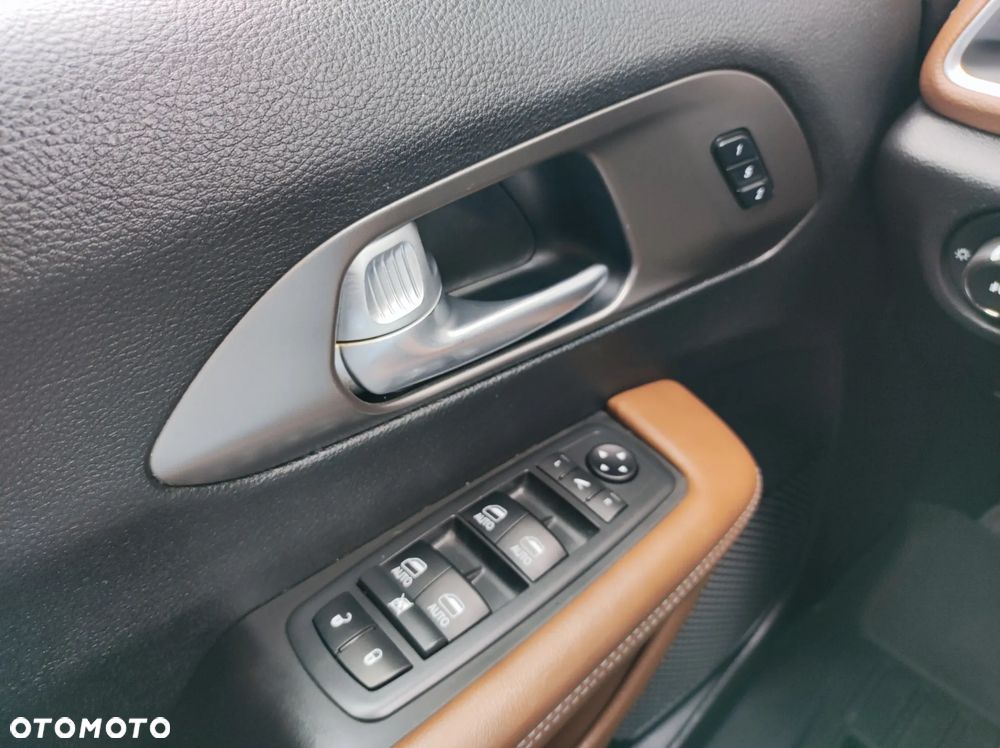 Chrysler Pacifica - 9