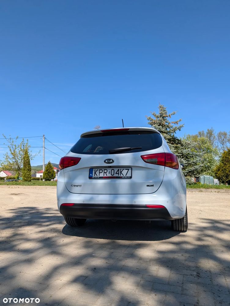 Kia Ceed - 11