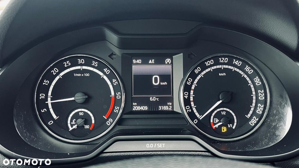 Skoda Octavia 2.0 TDI DSG RS - 21