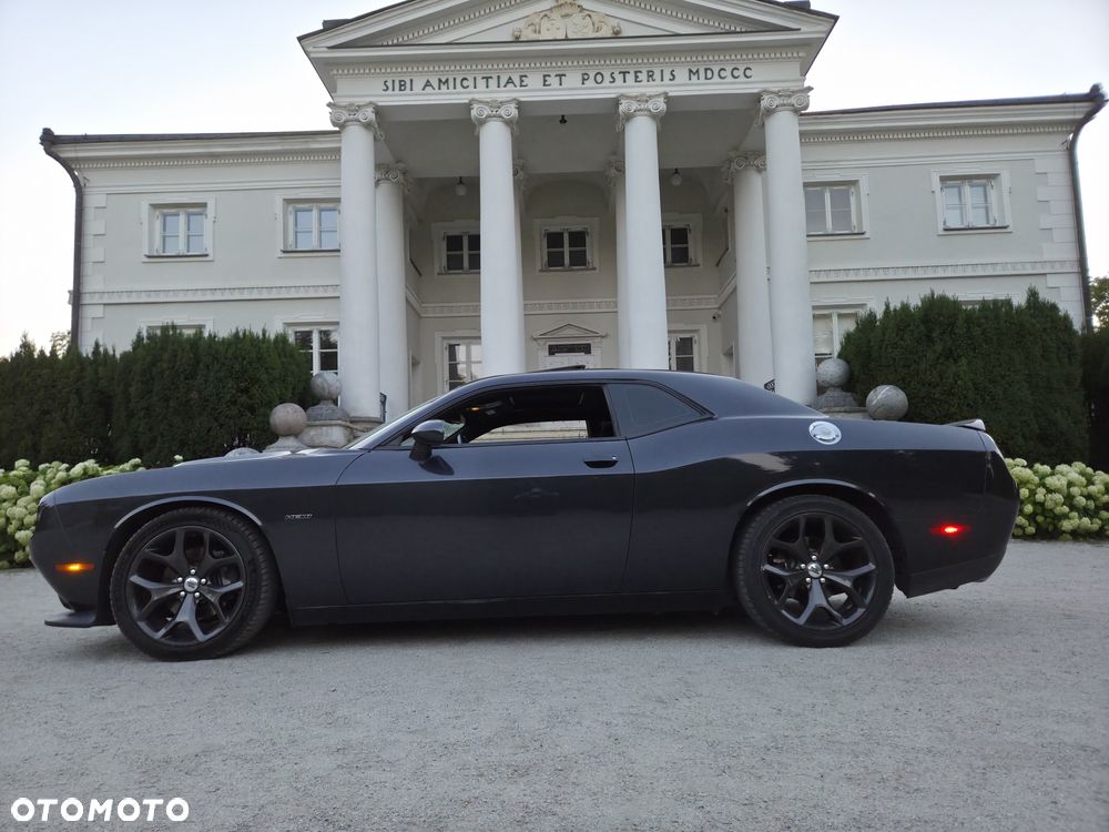 Dodge Challenger - 7