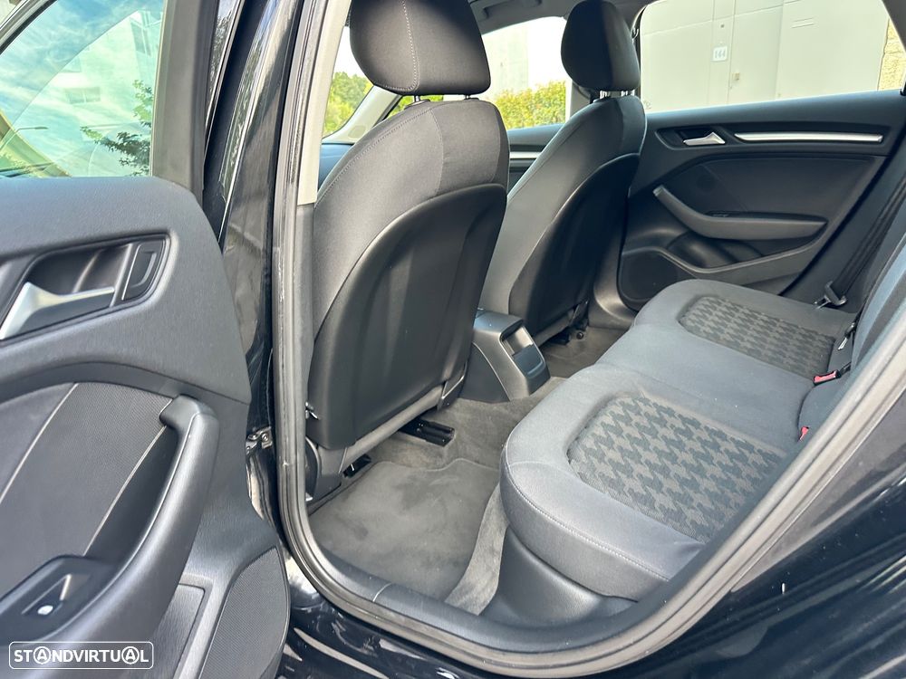 Audi A3 Sportback 1.6 TDI Attraction S tronic - 26
