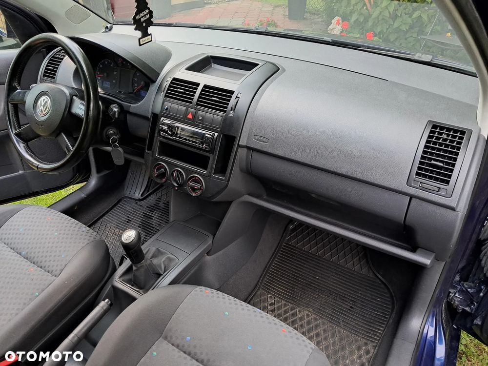 Volkswagen Polo 1.4 16V Comfortline - 14