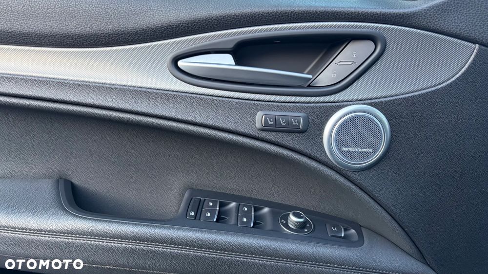 Alfa Romeo Stelvio 2.0 Turbo Veloce TI Q4 - 25
