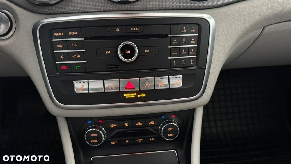 Mercedes-Benz GLA - 28