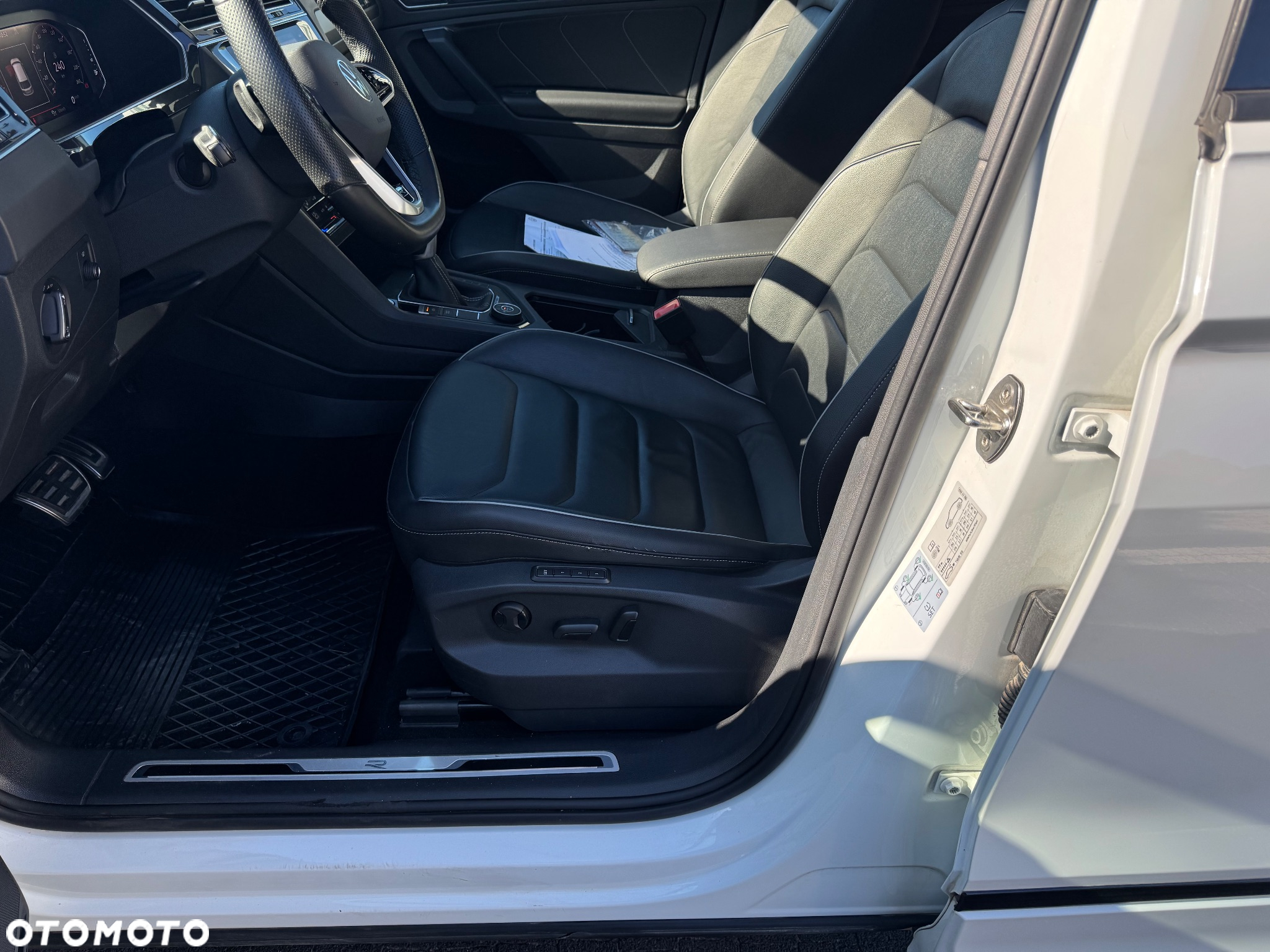 Volkswagen Tiguan 2.0 TSI 4Mot R-Line DSG - 17