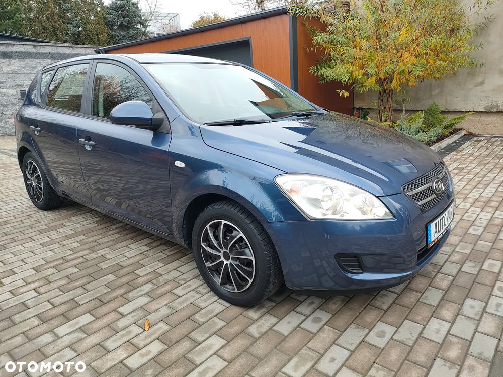 Kia Ceed 1.4 CVVT LX Basis - 1