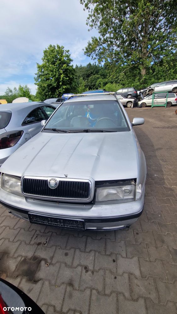 Skoda Octavia I na części - 1