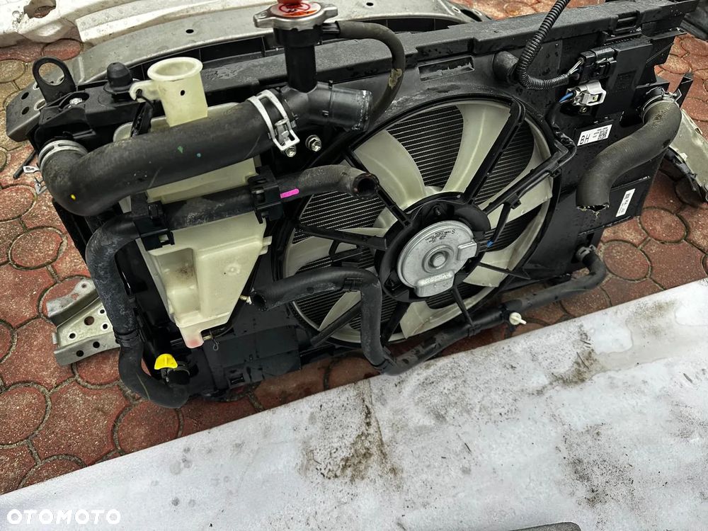 Przód Kompletny Zderzak Lampy Pas przedni Chłodnice Belka Błotniki Toyota Yaris III Lift 1.5 hybryda - 7