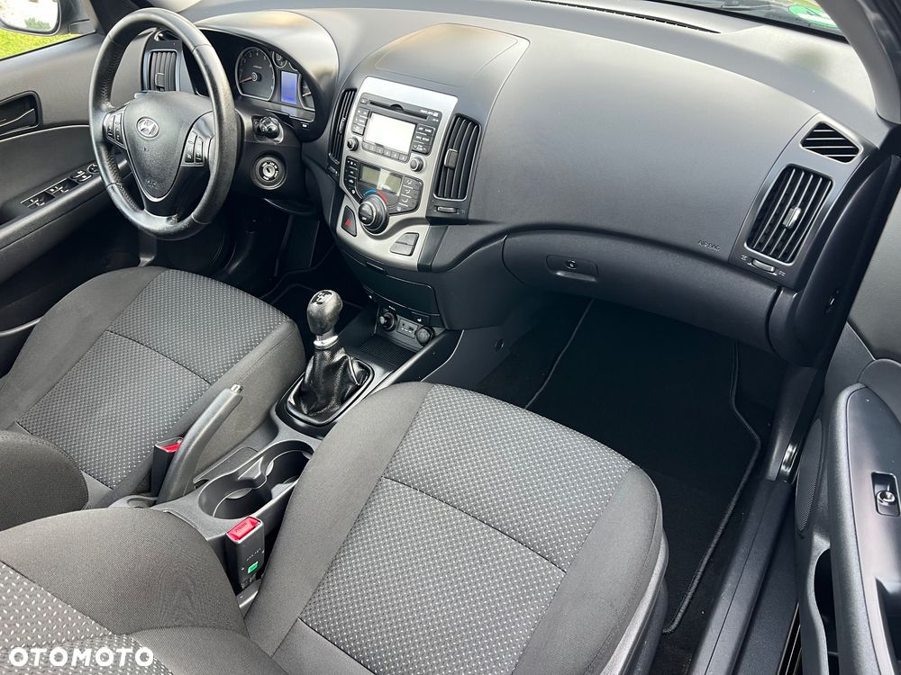 Hyundai i30 1.6 blue Comfort - 11