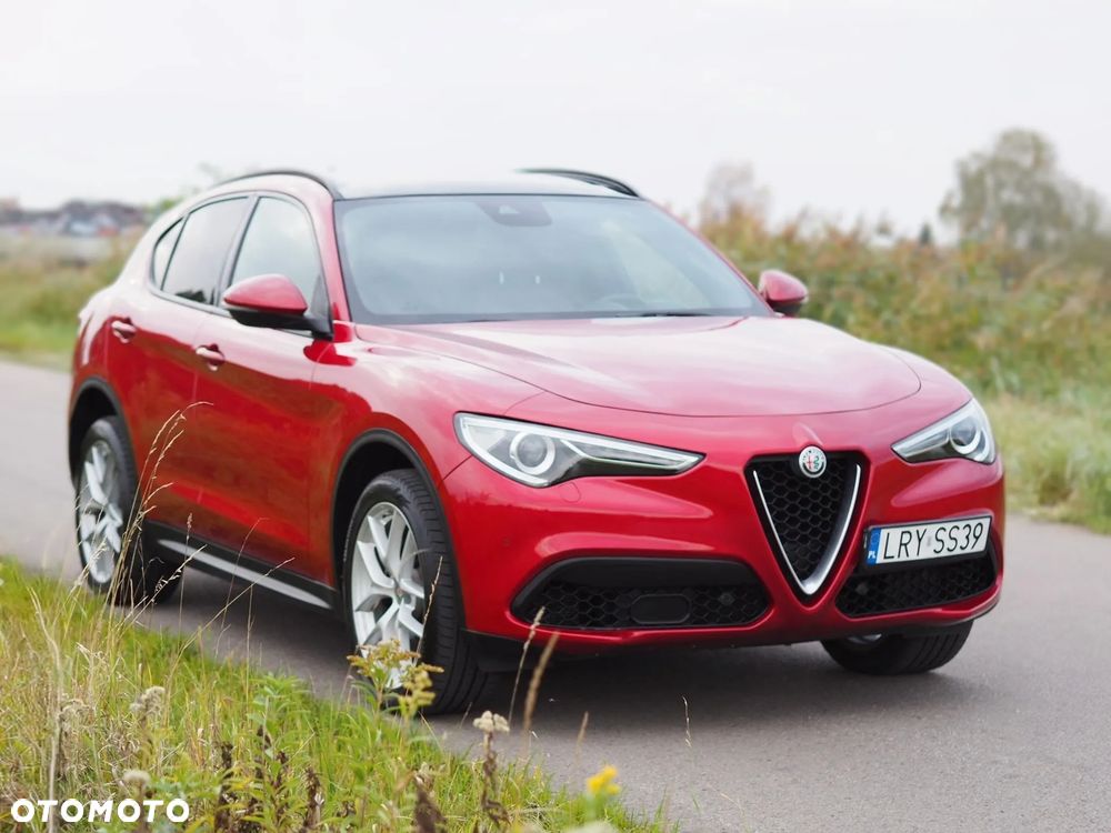 Alfa Romeo Stelvio 2.0 Turbo 16V AT8-Q4 Ti - 8
