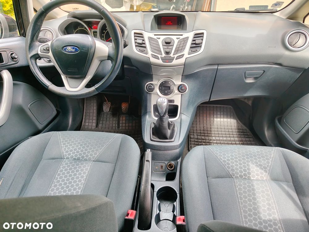 Ford Fiesta 1.25 Titanium - 10
