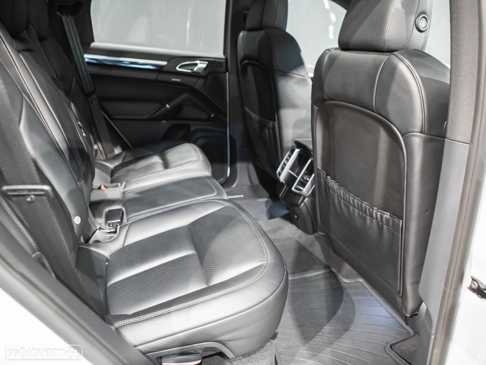 Porsche Cayenne Tiptronic S - 13