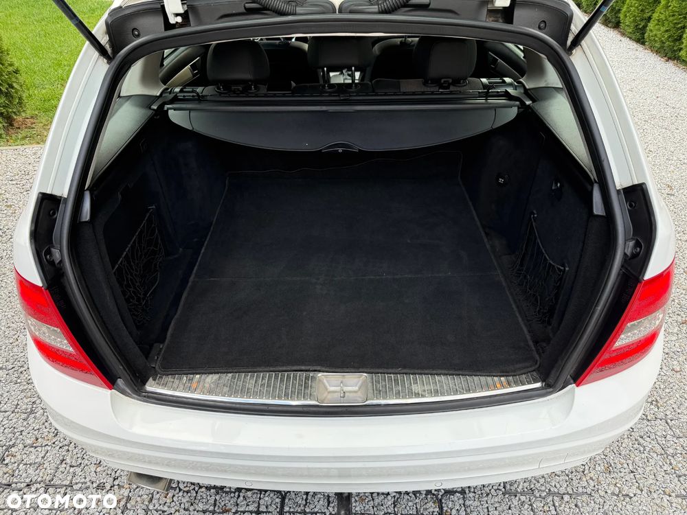 Mercedes-Benz Klasa C 220 T CDI DPF (BlueEFFICIENCY) 7G-TRONIC Avantgarde - 7