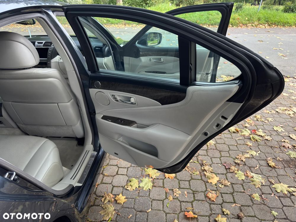 Lexus LS 600h Prestige - 17
