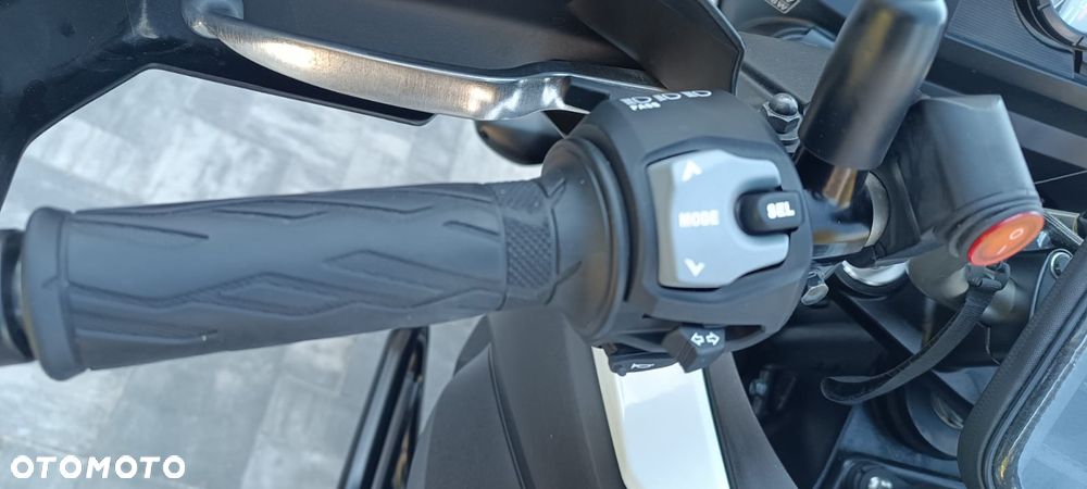 Suzuki V-STROM - 18