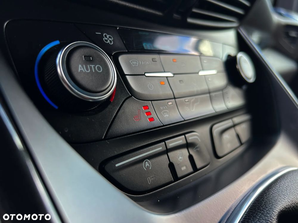 Ford Kuga - 35
