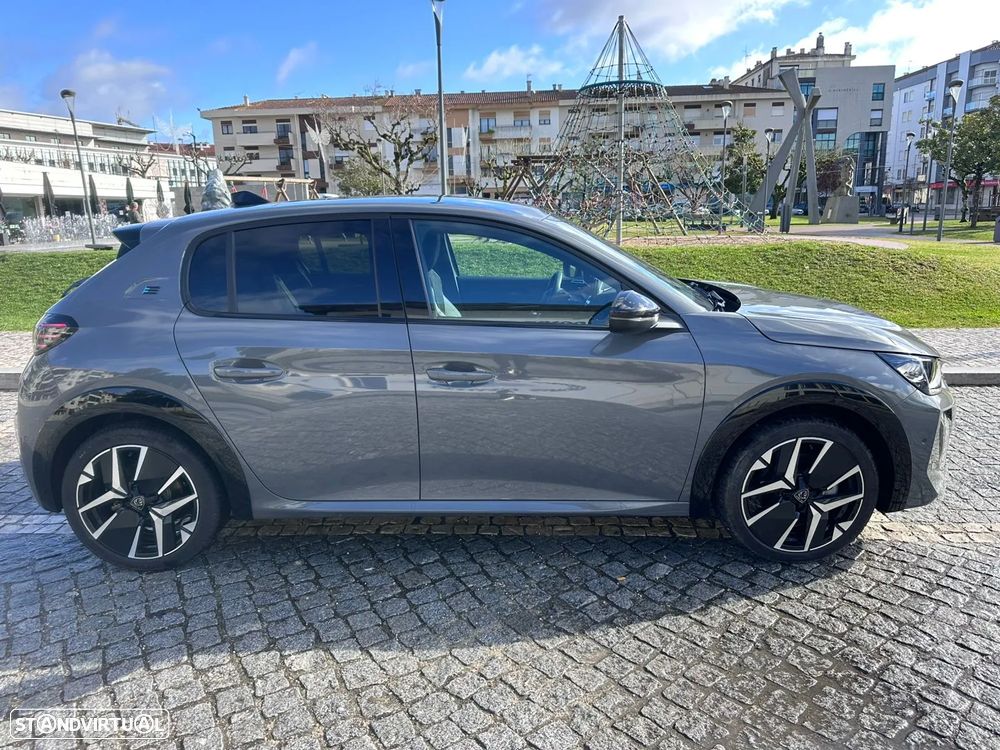 Peugeot e-208 GT - 3