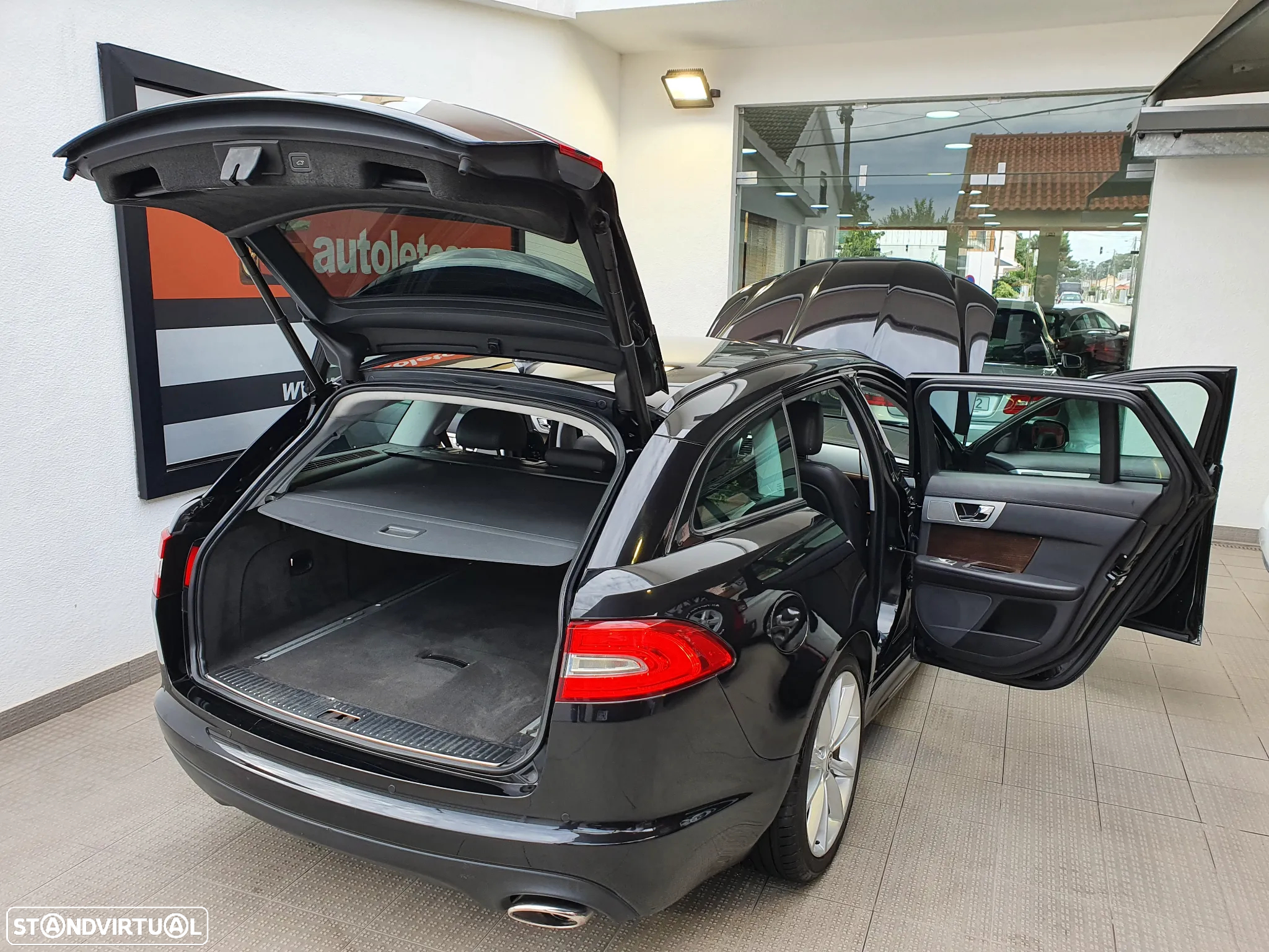 Jaguar XF Sportbrake 2.2 D Premium Luxury - 15