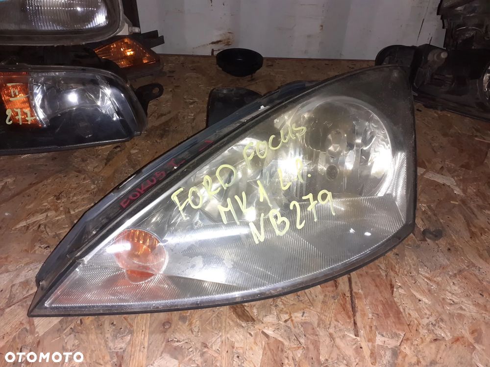 Reflektor LEWY LEWA LAMPA PRZÓD FORD FOCUS MK 1 - 1