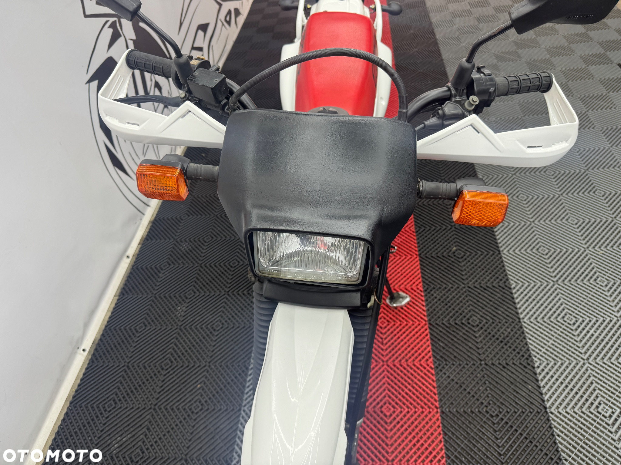 Honda XLR - 10