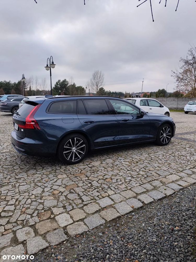 Volvo V60 T6 AWD Plug-In Hybrid Ultra Dark - 17