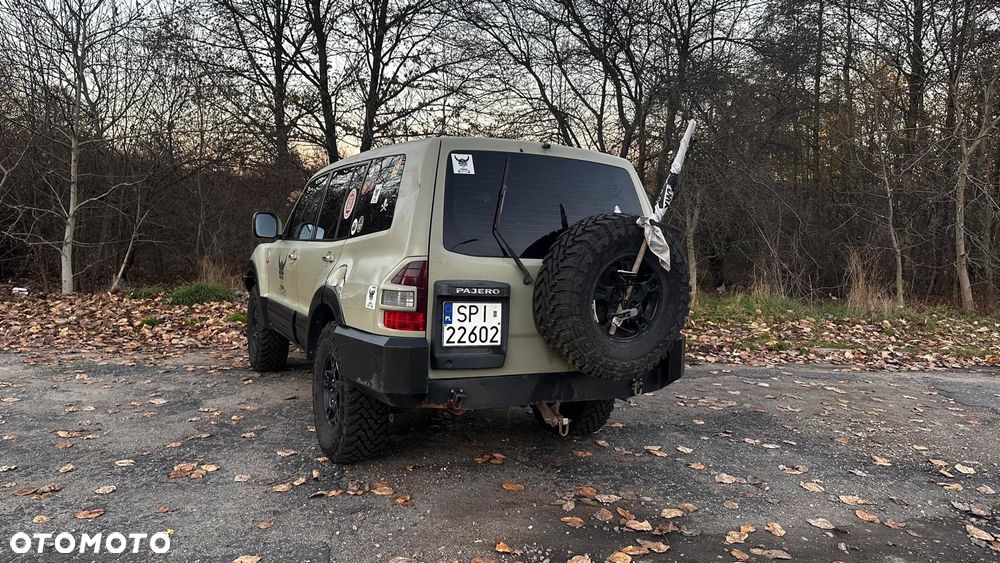 Mitsubishi Pajero - 21