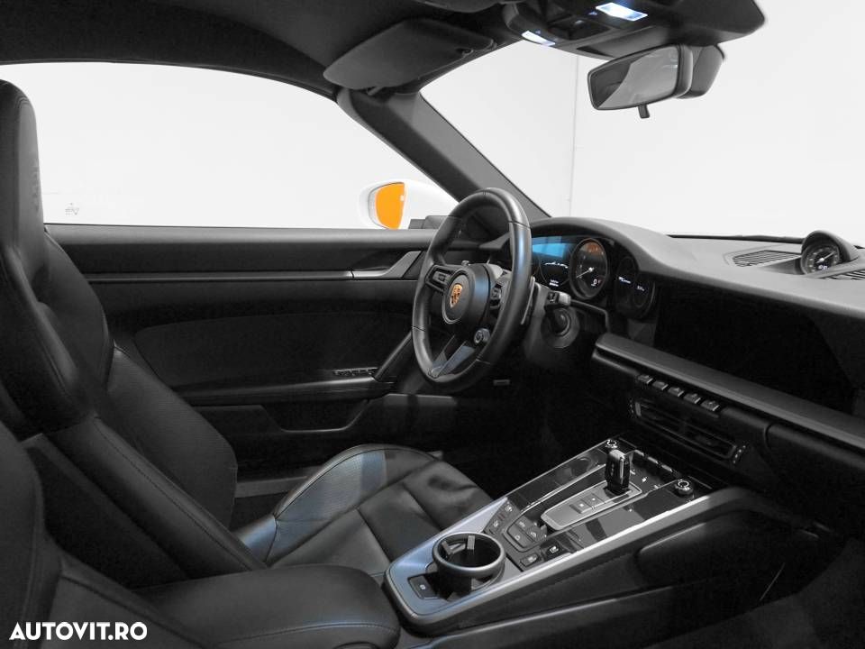 Porsche 911 Carrera Cabriolet PDK - 21