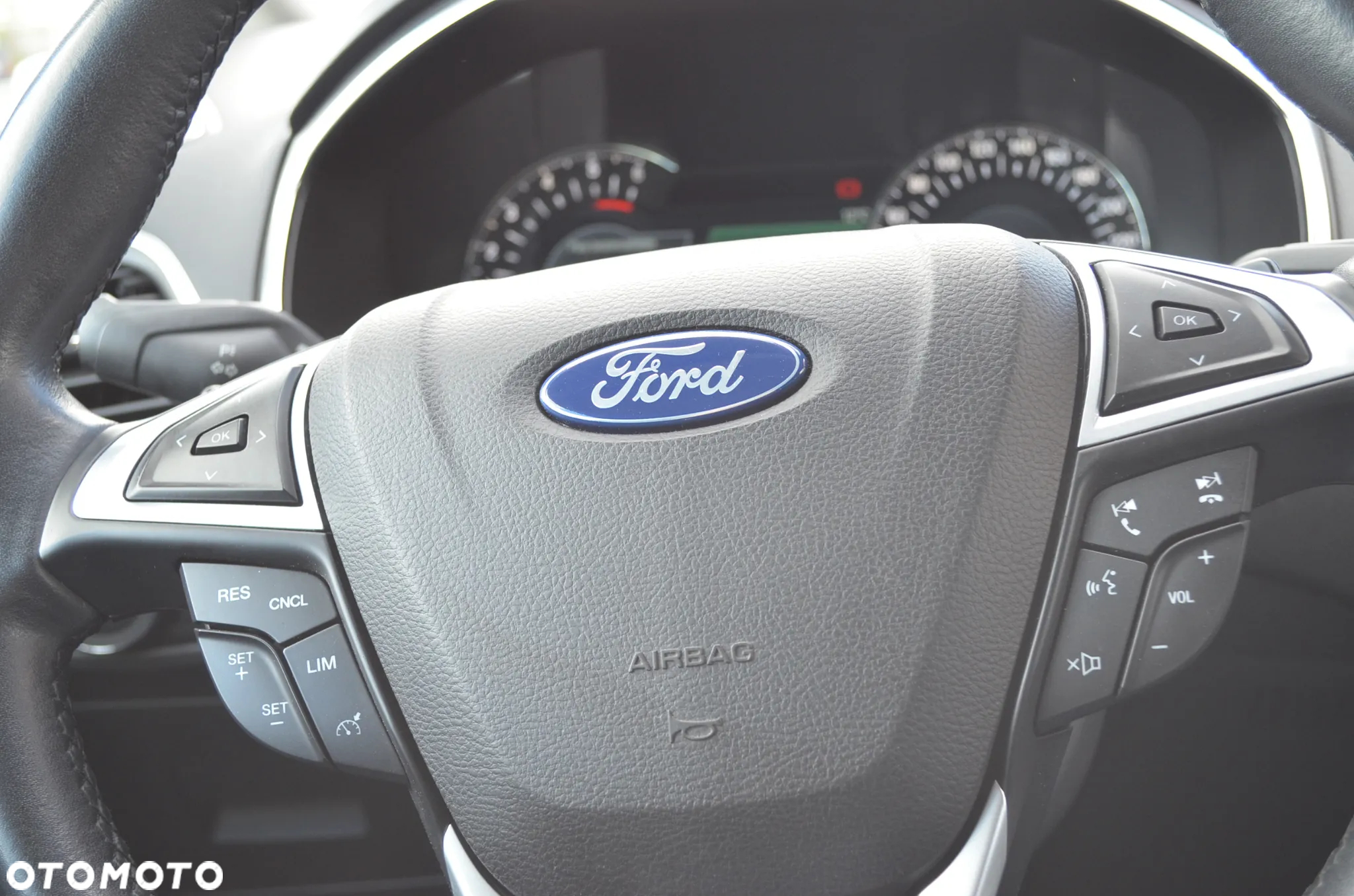 Ford S-Max - 14